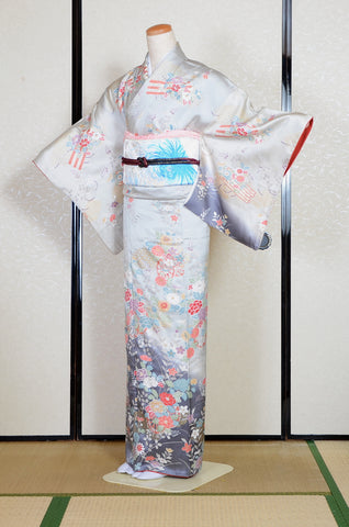 Japanese kimono. kimono for women. kimono female. houmongi kimono. tsukesage kimono.