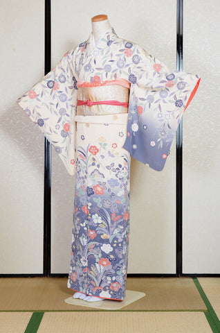 Japanese kimono. kimono for women. kimono female. houmongi kimono. tsukesage kimono.