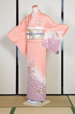 Japanese kimono. kimono for women. kimono female. houmongi kimono. tsukesage kimono.