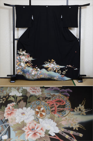 Japanese kimono. kimono for women. kimono female. black formal kimono. 