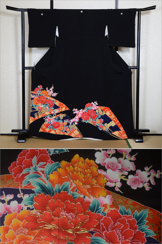 Japanese kimono. kimono for women. kimono female. black formal kimono. 