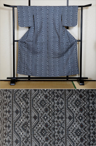 Japanese kimono. kimono for women. kimono female. komon kimono. muji kimono.