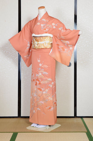 Japanese kimono. kimono for women. kimono female. houmongi kimono. tsukesage kimono.