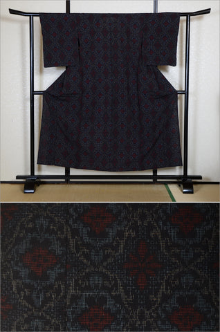 Japanese kimono. kimono for women. kimono female. komon kimono. muji kimono.