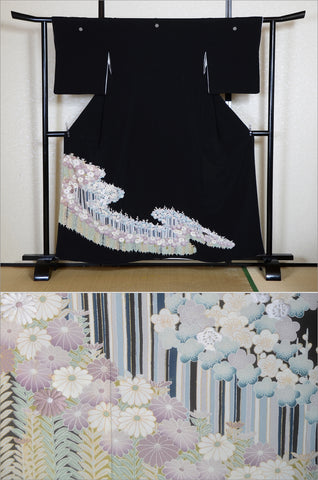 Japanese kimono. kimono for women. kimono female. black formal kimono. 