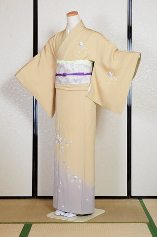 Japanese kimono. kimono for women. kimono female. houmongi kimono. tsukesage kimono.