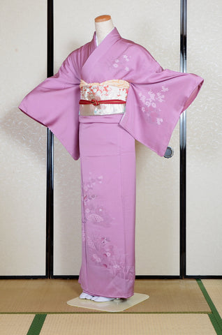 Japanese kimono. kimono for women. kimono female. houmongi kimono. tsukesage kimono.