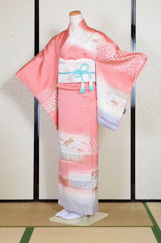 Japanese kimono. kimono for women. kimono female. houmongi kimono. tsukesage kimono.