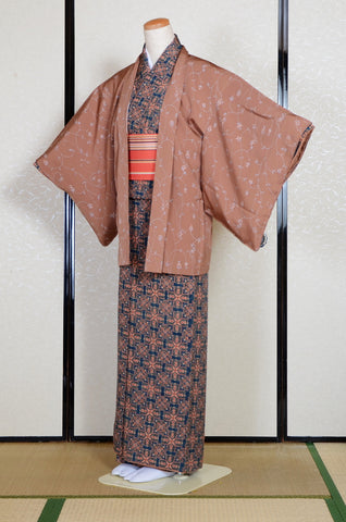 Japanese kimono. kimono for women. kimono female. komon kimono. muji kimono.