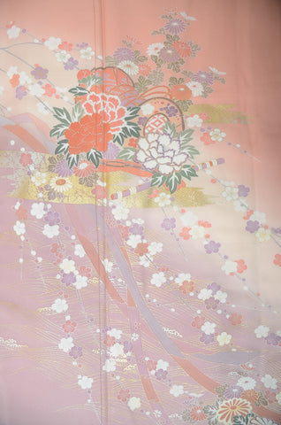 Japanese kimono. kimono for women. kimono female. houmongi kimono. tsukesage kimono.