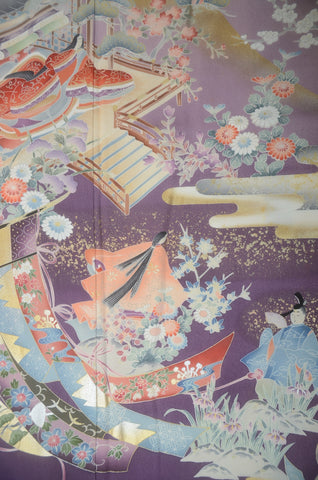 Furisode kimono. Long sleeved kimono. Japanese kimono. maiko kimono. geisha kimono.